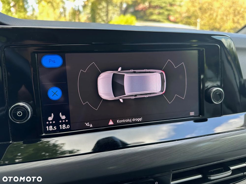 Volkswagen Golf VIII 1.5 TSI EVO Style - 24