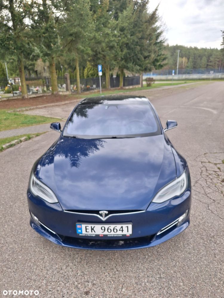 Tesla Model S - 2