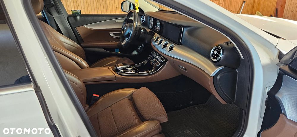 Mercedes-Benz Klasa E 220 d 4-Matic Business Edition 9G-TRONIC - 18