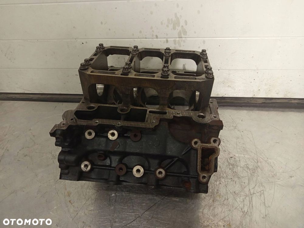 Blok silnika Dół Audi Q7 4L VW Tuareg 3.0 TDI V6 BUG 059103021B - 13