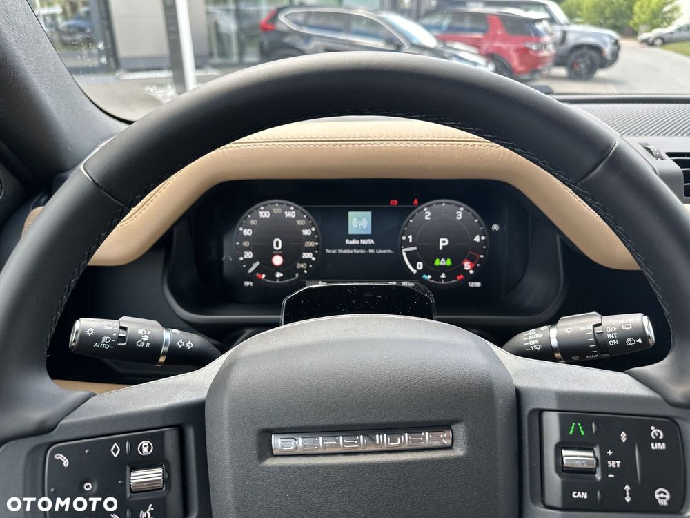 Land Rover Defender - 18