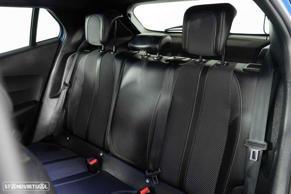 Peugeot 2008 1.2 PureTech GT EAT8 - 11