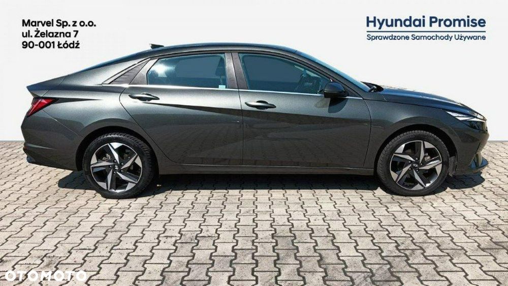 Hyundai Elantra - 4