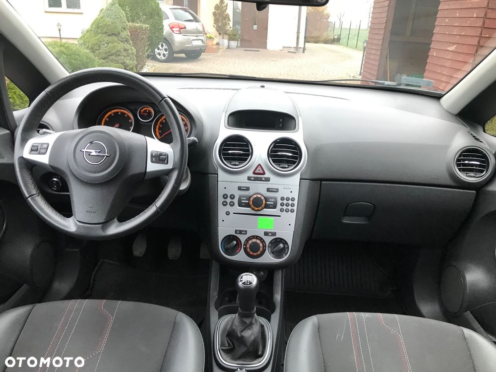 Opel Corsa 1.2 16V Cosmo - 10