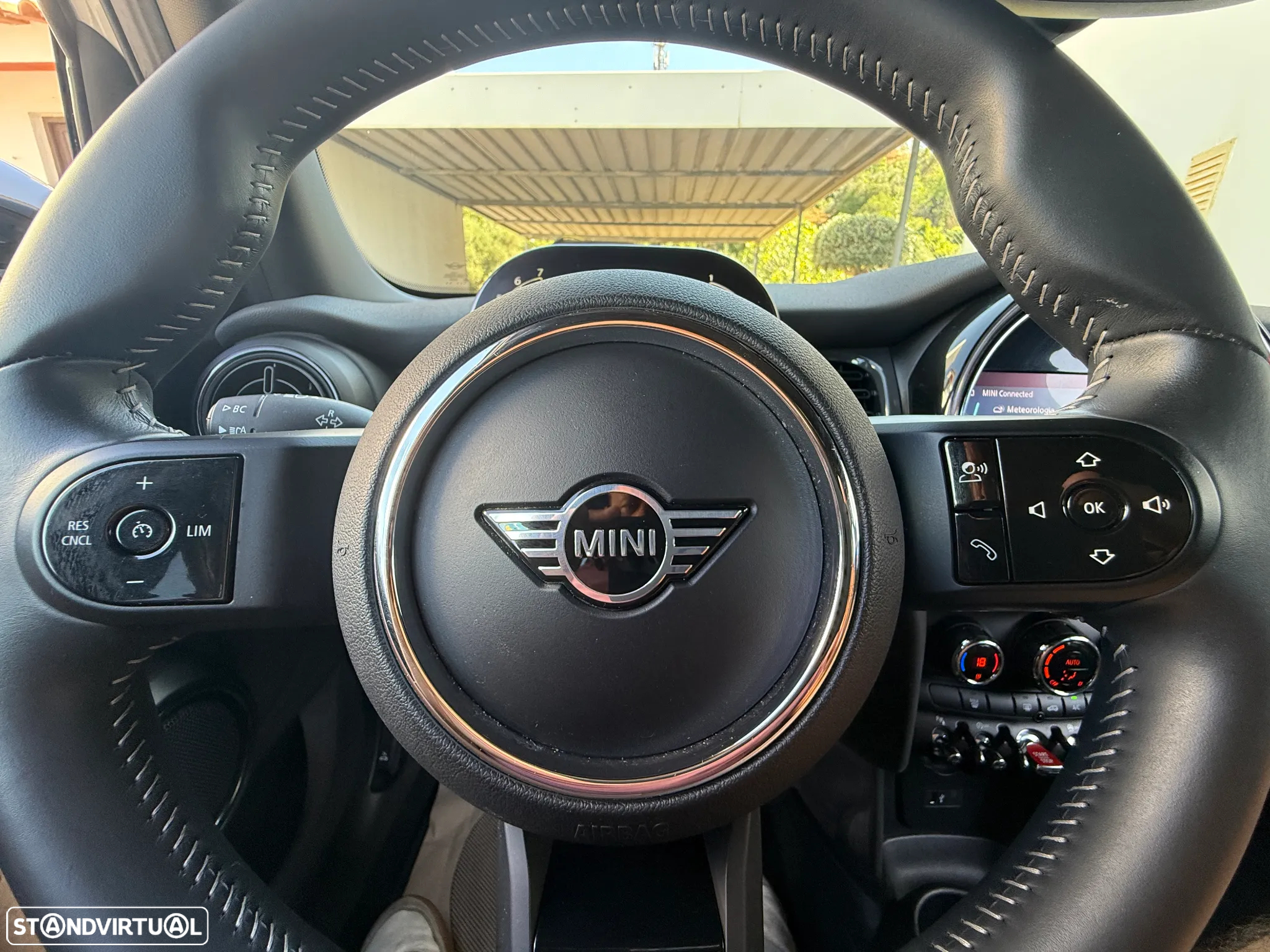 MINI 5 Portas Cooper Auto - 41