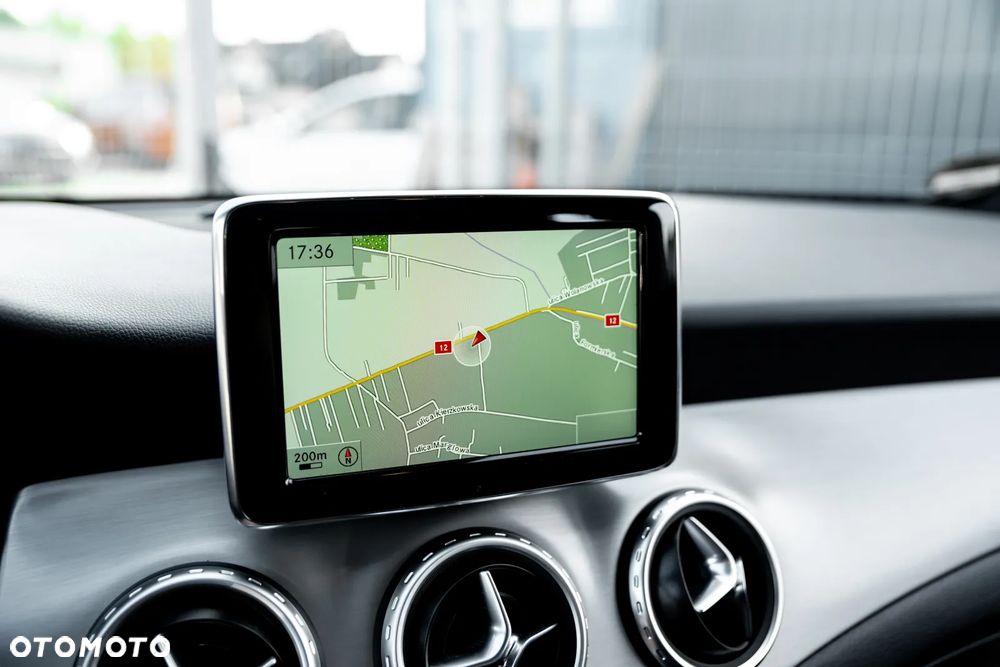 Mercedes-Benz GLA 250 4Matic 7G-DCT AMG Line - 38