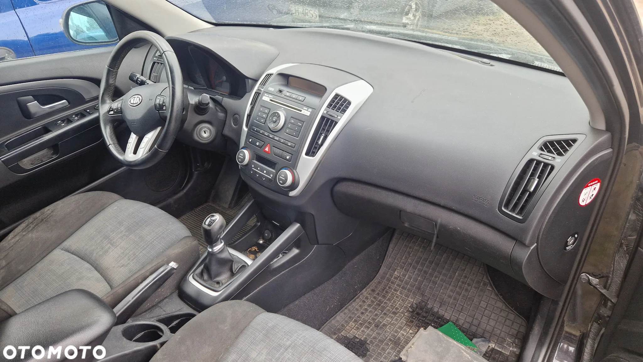 Kia Ceed 1.6 CRDi 128 Dream Team Edition - 9