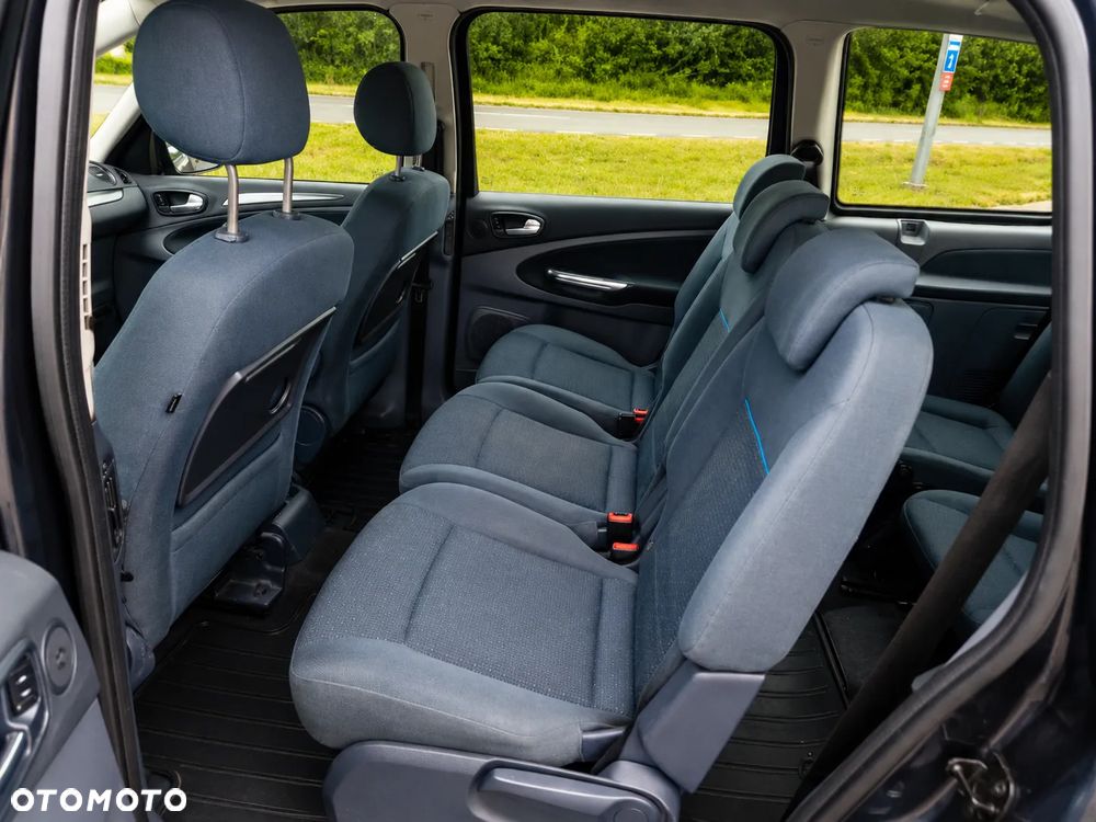 Ford Galaxy - 8