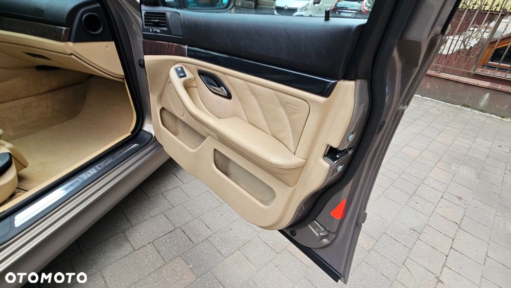 BMW Seria 5 - 26