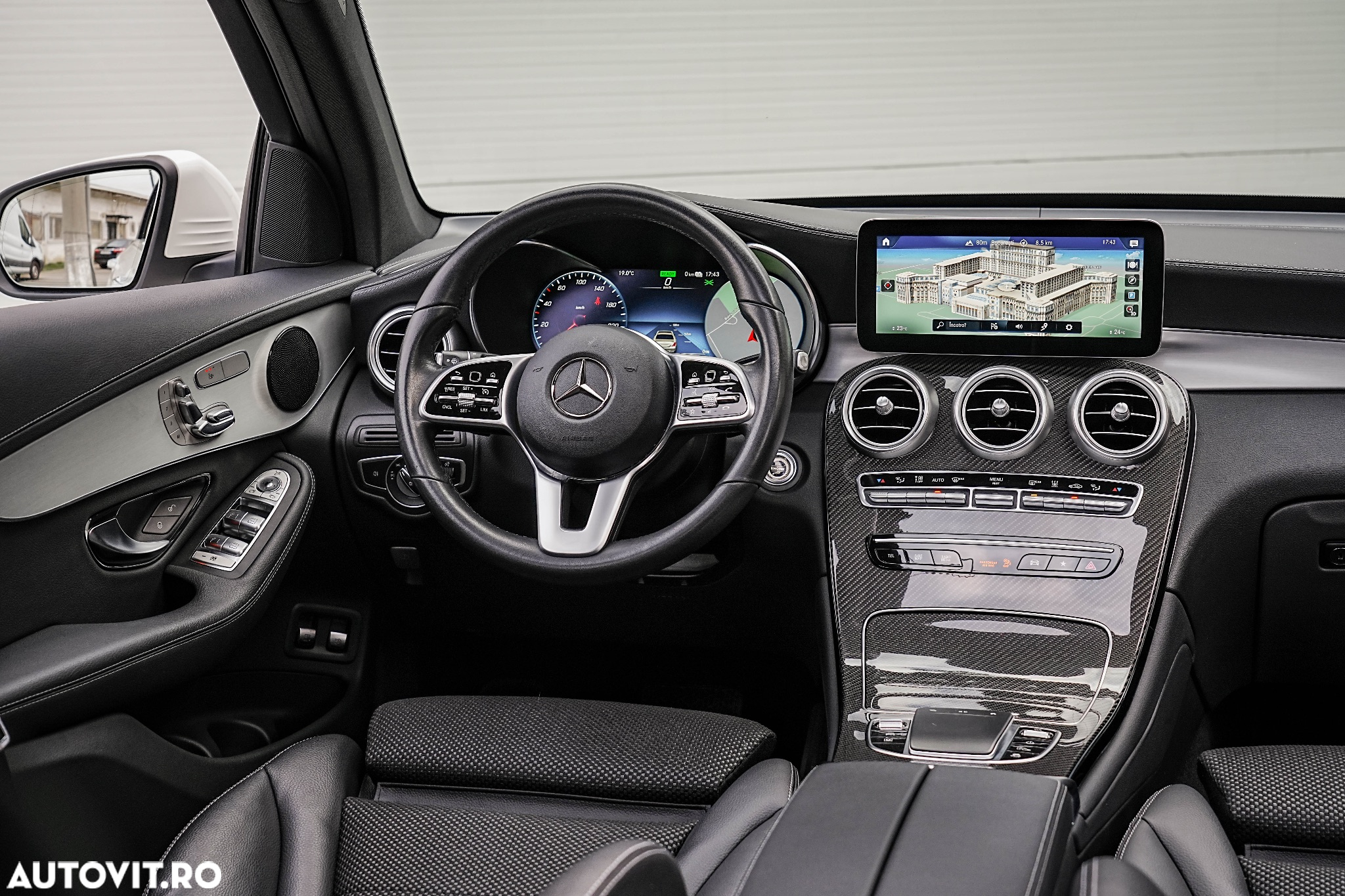 Mercedes-Benz GLC 300 e 4Matic 9G-TRONIC Edition AMG Line - 15