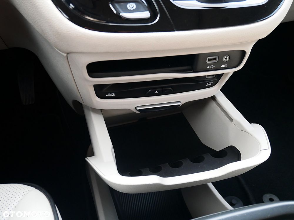 Chrysler Pacifica - 18