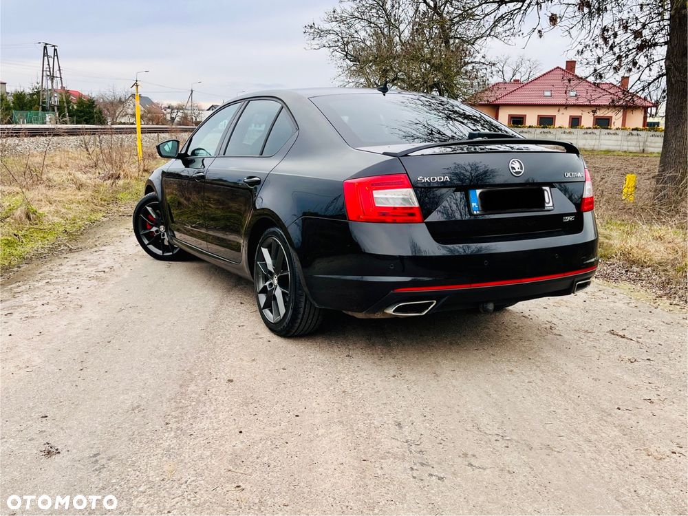 Skoda Octavia 2.0 TDI DSG RS - 5