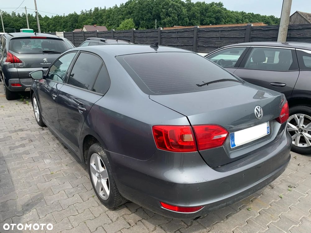 Volkswagen Jetta 1.6 TDI DSG Highline - 30