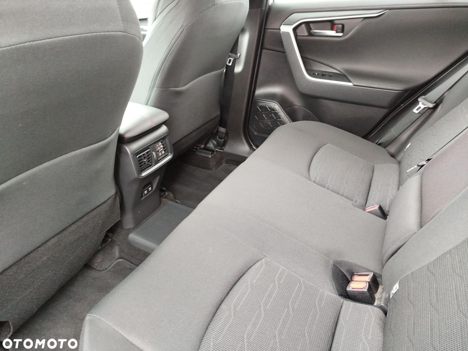 Toyota RAV4 - 12