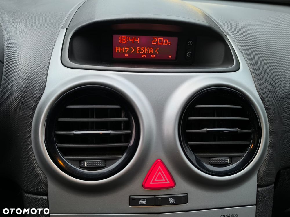 Opel Corsa 1.2 16V Essentia - 22