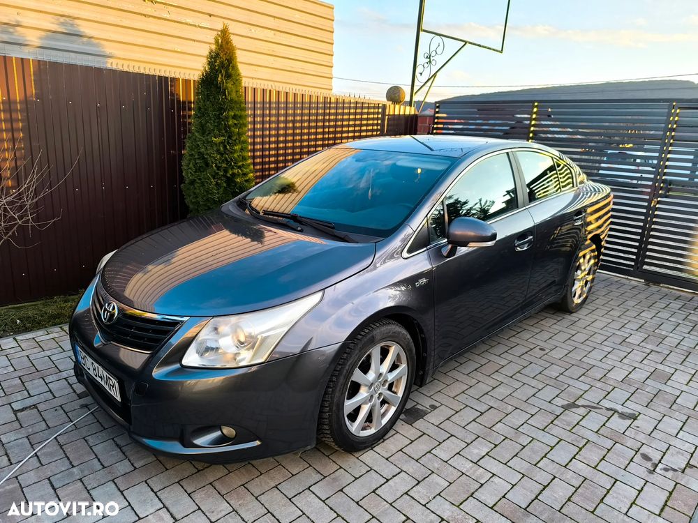 Toyota Avensis 2.2 D-CAT Luxury Aut - 2