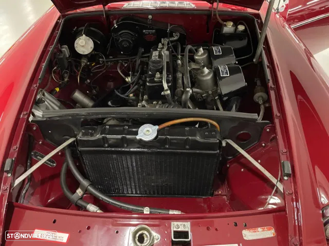 MG MGB - 11