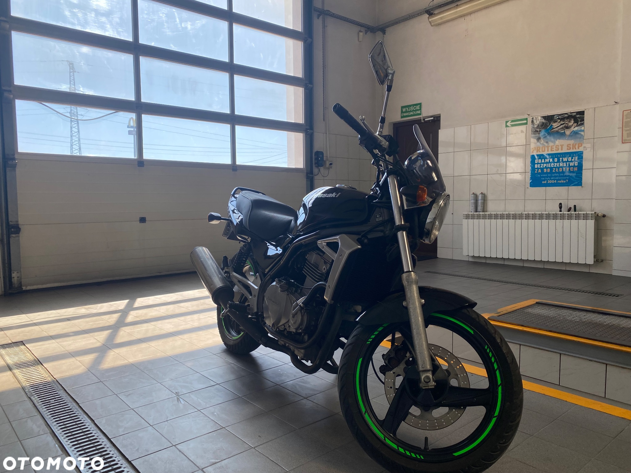 Kawasaki ER - 4
