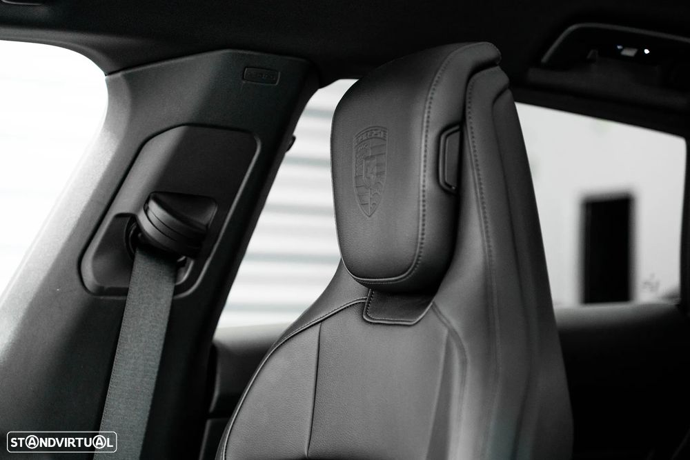 Porsche Taycan Cross Turismo 4 - 27