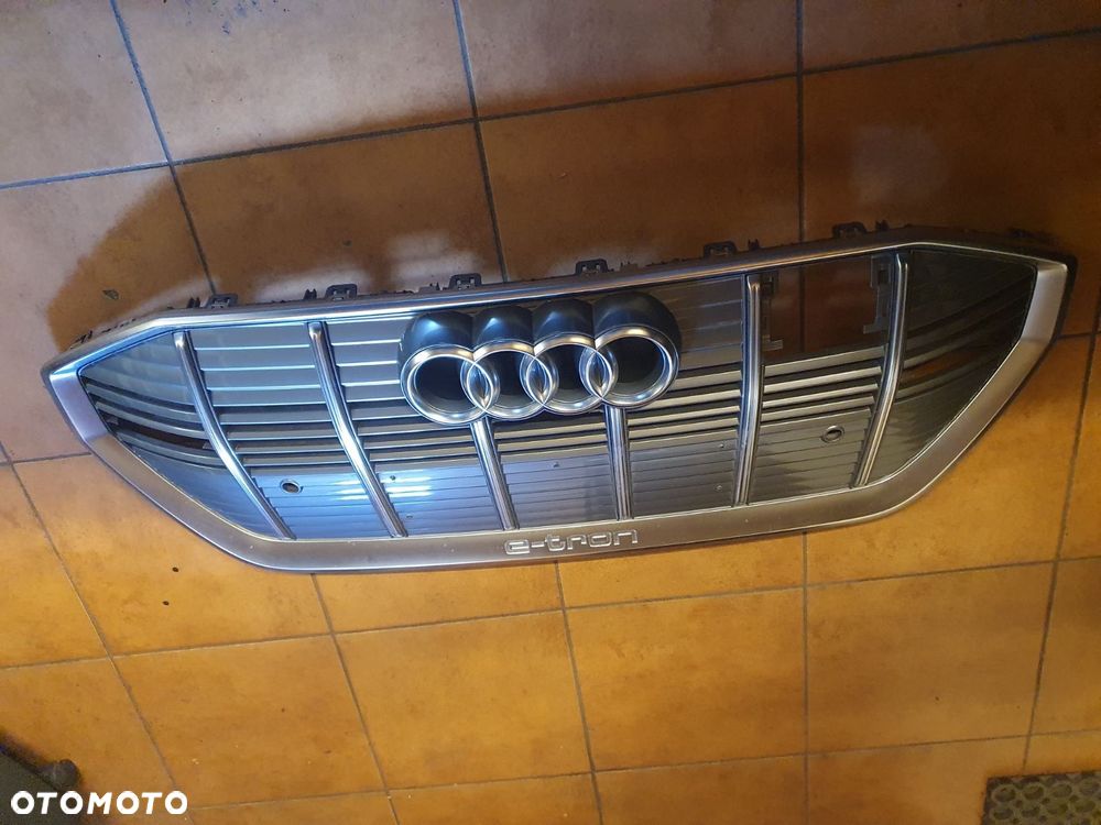 GRILL ATRAPA AUDI E-TRON 4KE853651 - 4