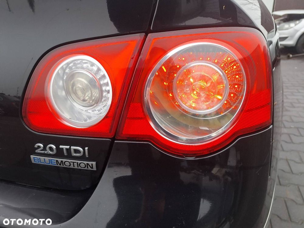 LAMPA PRAWY TYŁ VOLKSWAGEN PASSAT B6 SEDAN 3C5945093C 3C5945094C 3C5945096C - 2