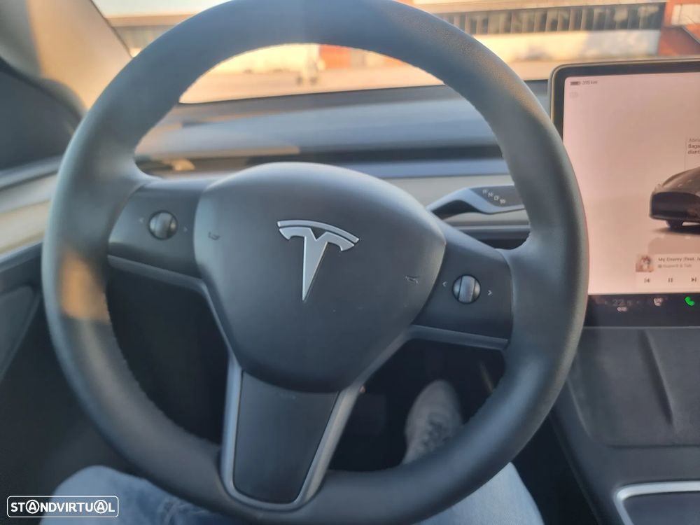 Tesla Model Y Standard - 16