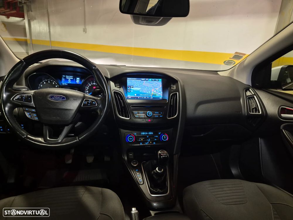 Ford Focus 1.0 SCTi Titanium - 27