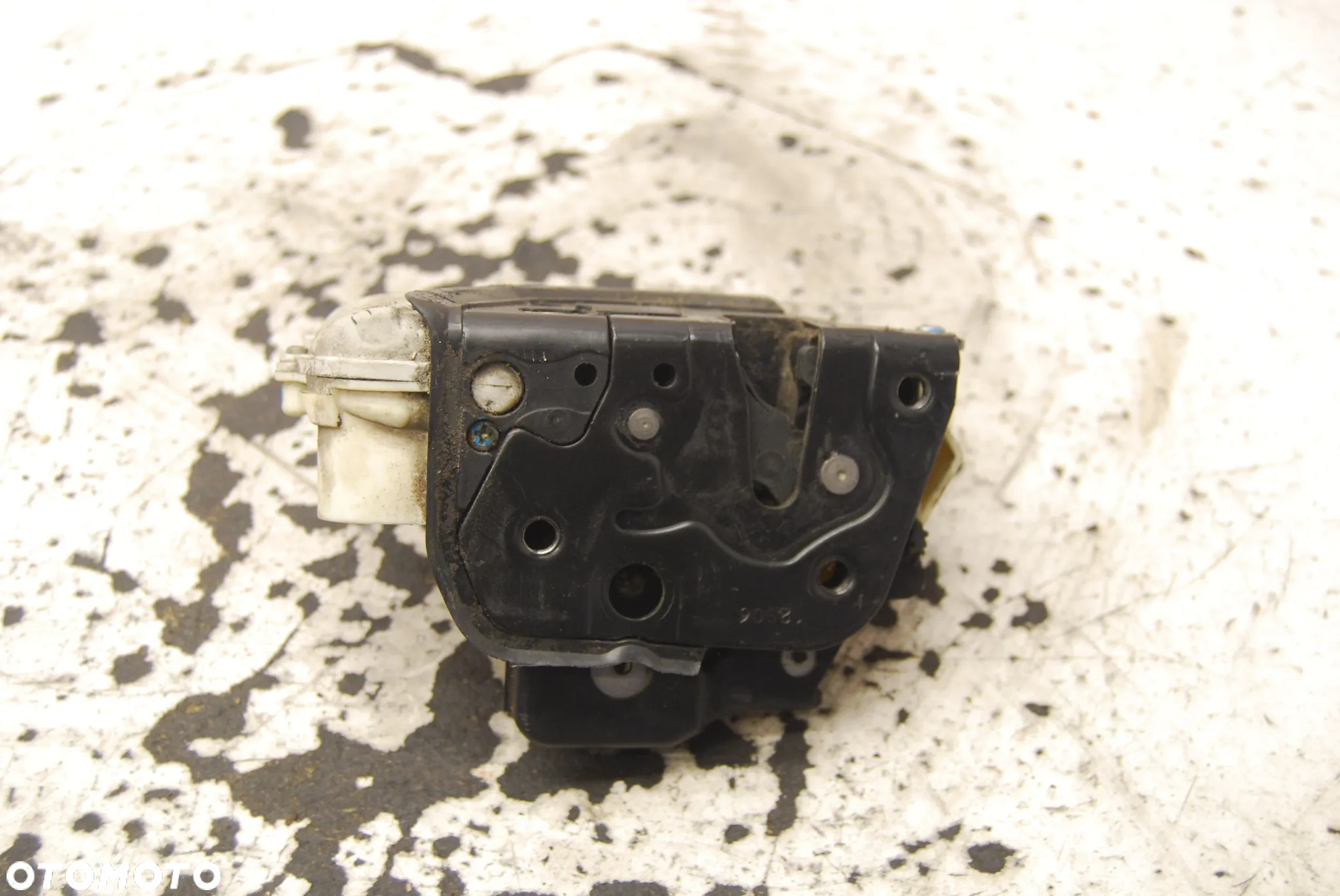 ZAMEK DRZWI LEWY PRZÓD PRZEDNI 4F1837015E AUDI A6 C6 A3 8P 9 PIN 4F1837015 - 6