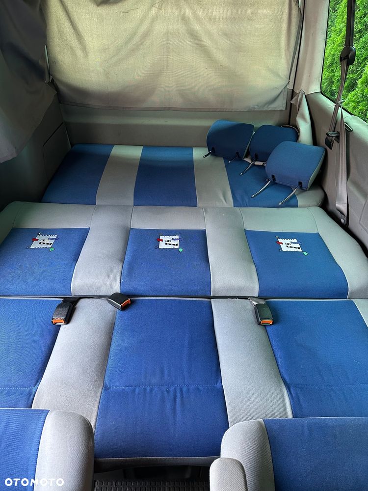 Volkswagen Multivan - 13