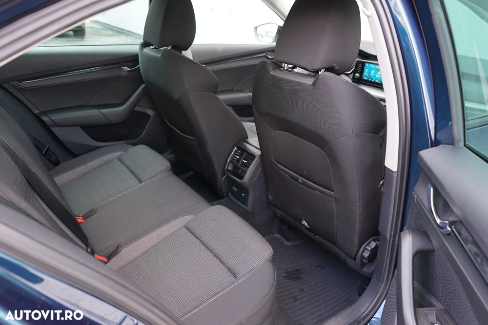Skoda Octavia 2.0 TDI DSG Ambition - 24