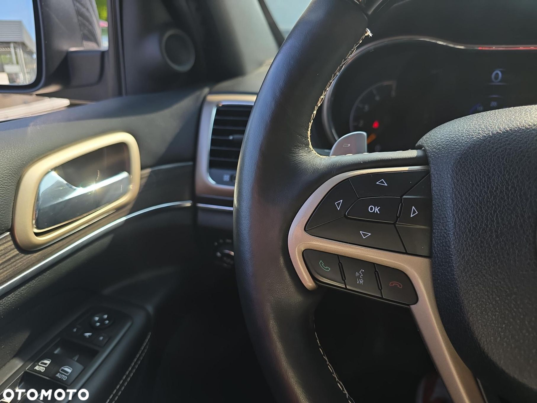 Jeep Grand Cherokee - 18