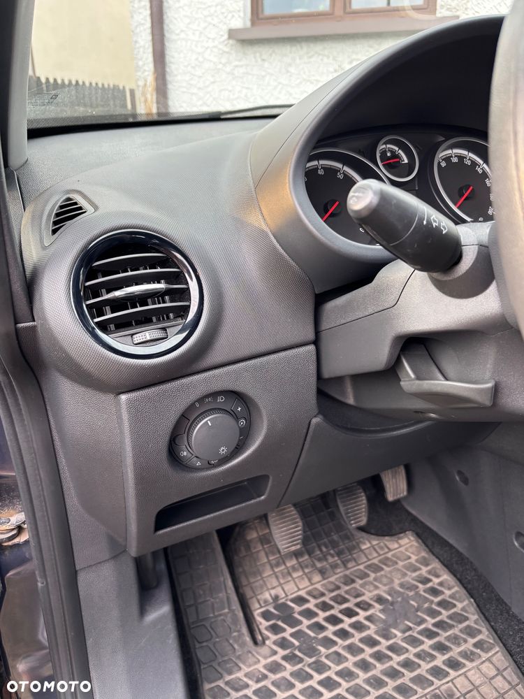 Opel Corsa 1.2 16V Cosmo - 9