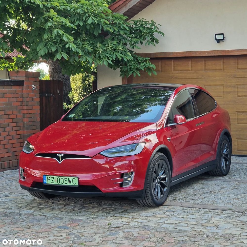 Tesla Model X 75 D - 12
