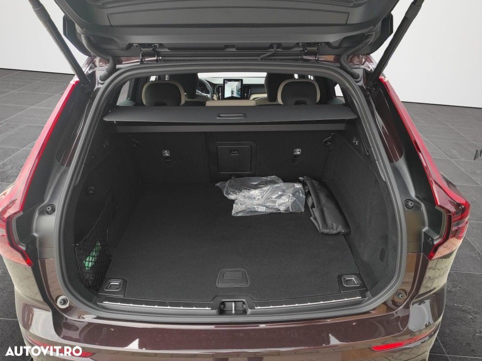 VOLVO XC60 2025 — imagine 22