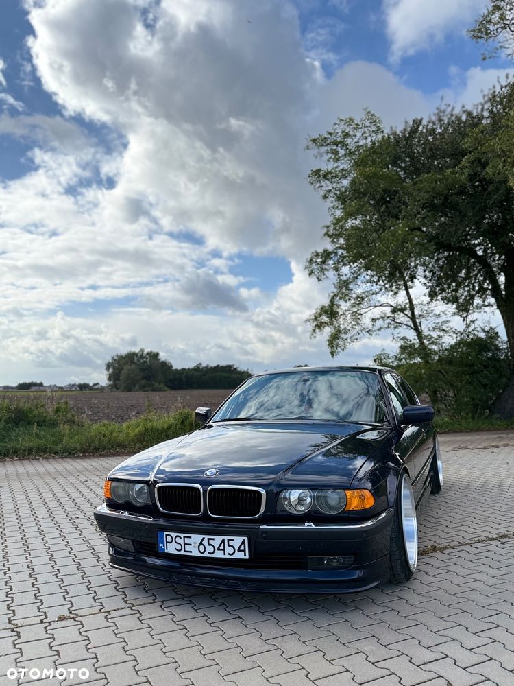 BMW Seria 7 740i - 35