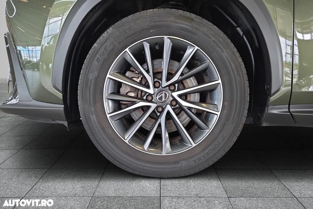Lexus Seria NX 450h+ E-FOUR Executive - 7