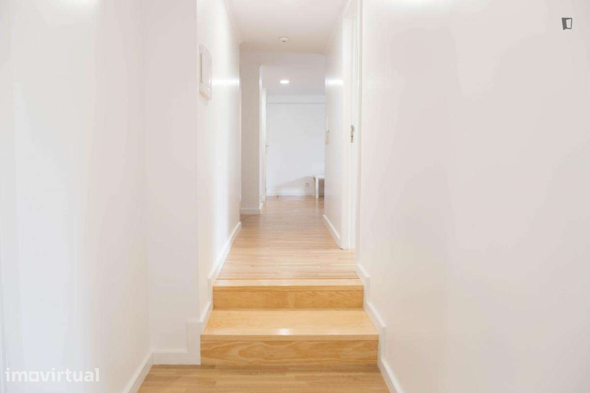 Quarto - localizado em Rio Tinto Porto - Grande imagem: 2/10