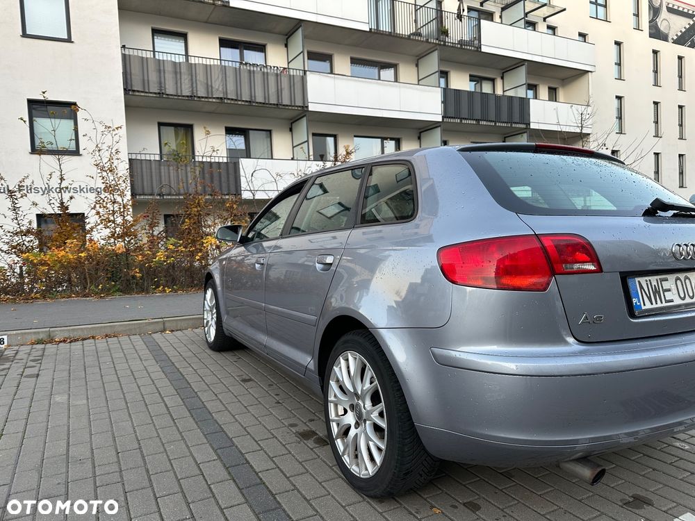 Audi A3 Sportback 1.6 FSI Attraction - 7