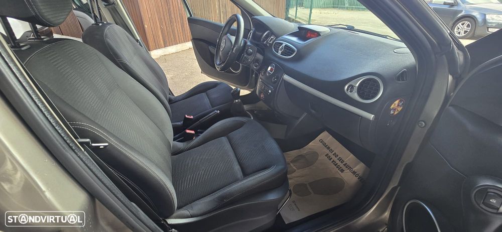 Renault Clio Sport Tourer - 22