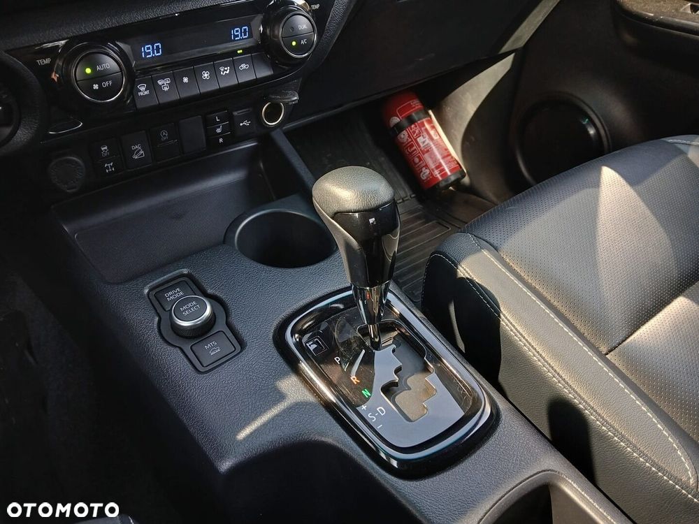 Toyota Hilux 2.8 D-4D mHEV Double Cab Invincible 4x4 - 22