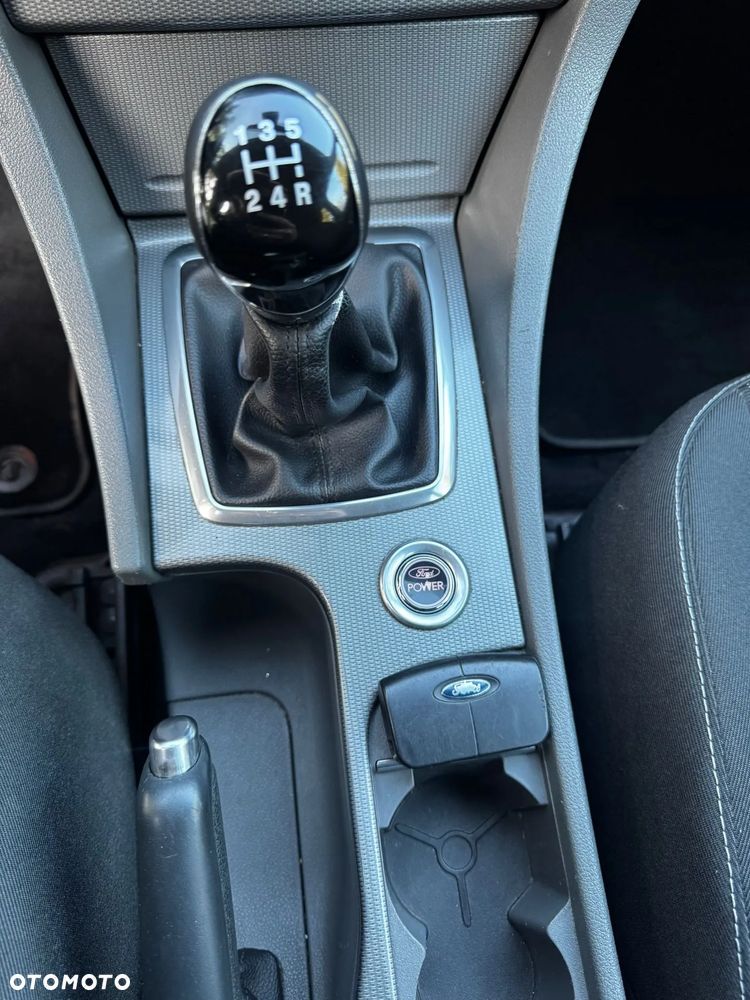 Ford Focus 1.8 FF Ghia - 7