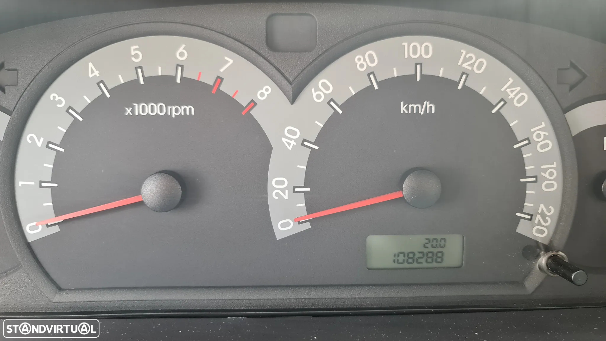 Hyundai Elantra 2.0 GLS Plus - 12