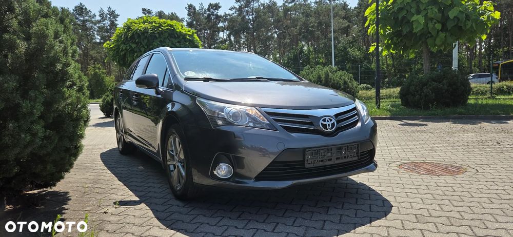 Toyota Avensis 1.8 Premium - 4