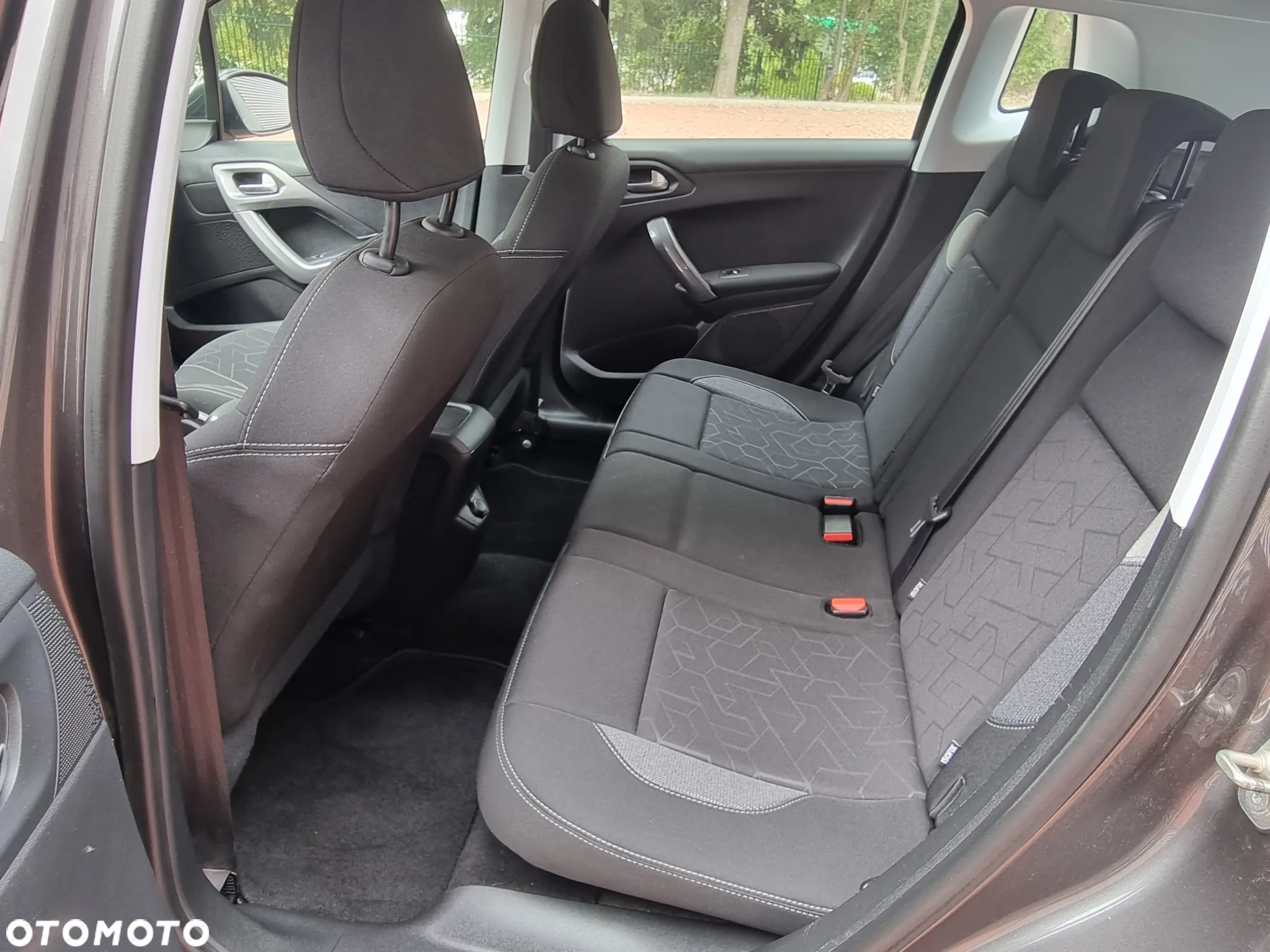Peugeot 2008 PureTech 110 Stop&Start Allure - 19