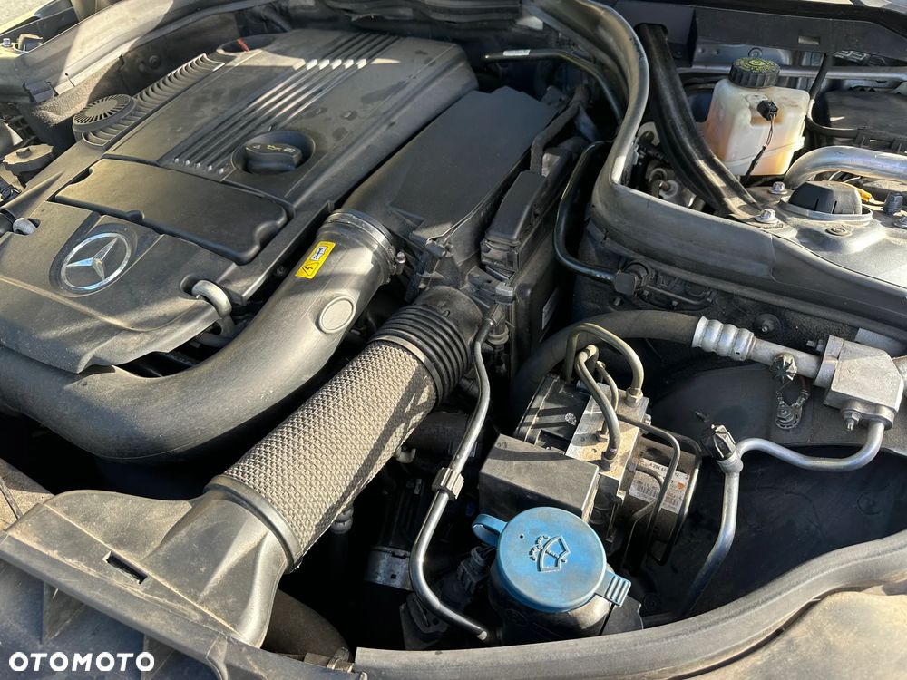 Mercedes-Benz Klasa C 180 BlueEFFICIENCY 7G-TRONIC Avantgarde - 16