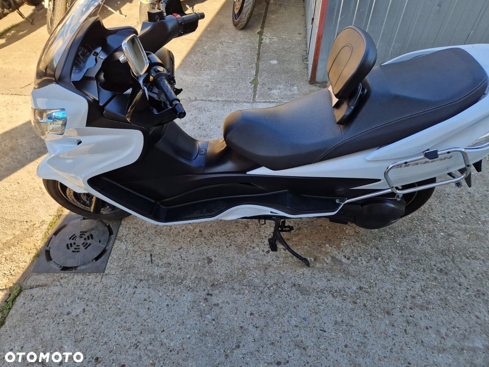 Suzuki Burgman - 6
