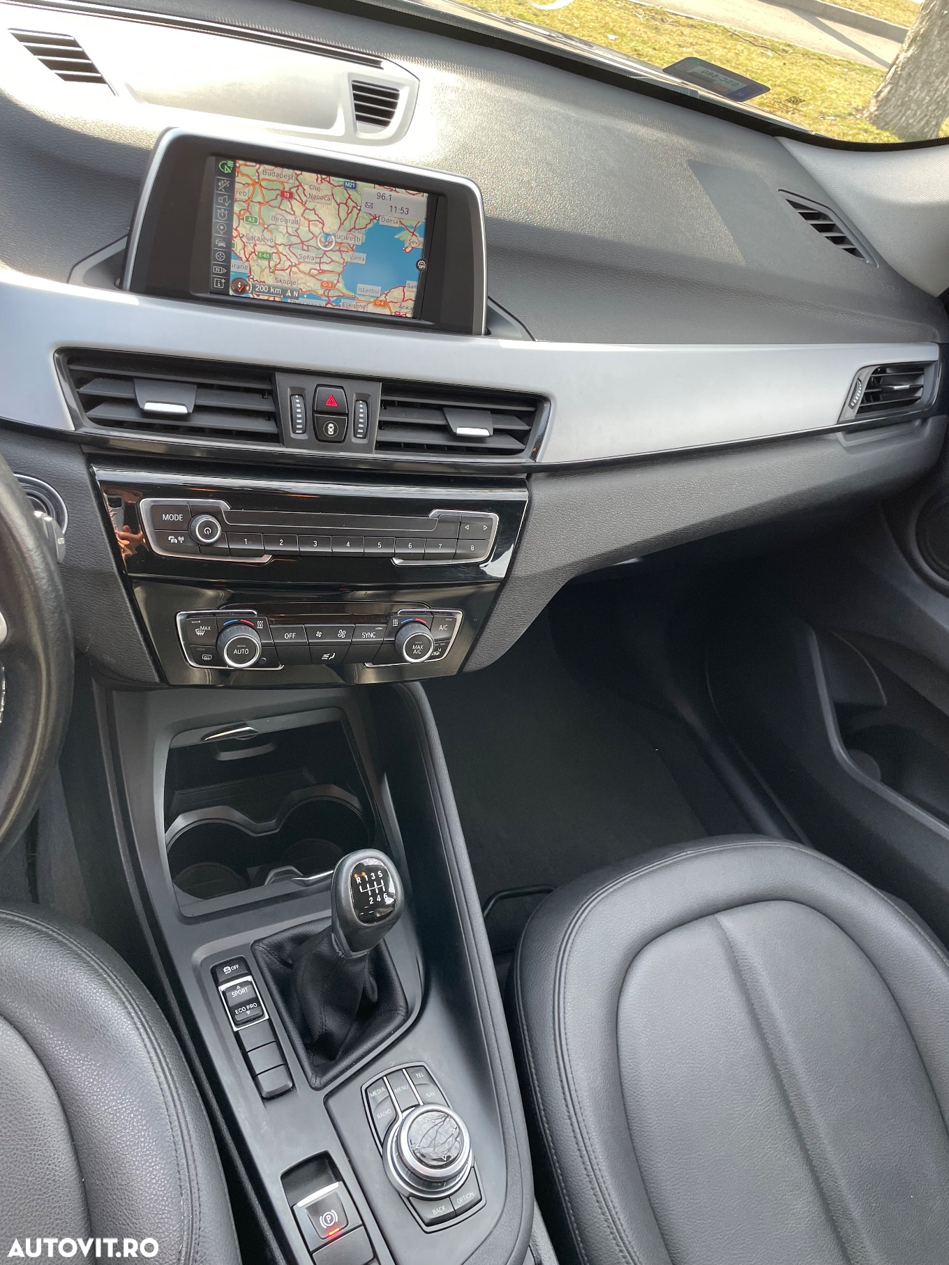 BMW X1 sDrive16d - 11