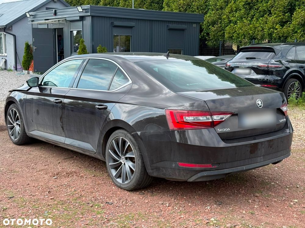 Skoda Superb 2.0 TSI L&K DSG - 11
