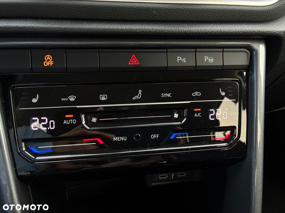 Volkswagen T-Roc 1.5 TSI Style DSG - 23