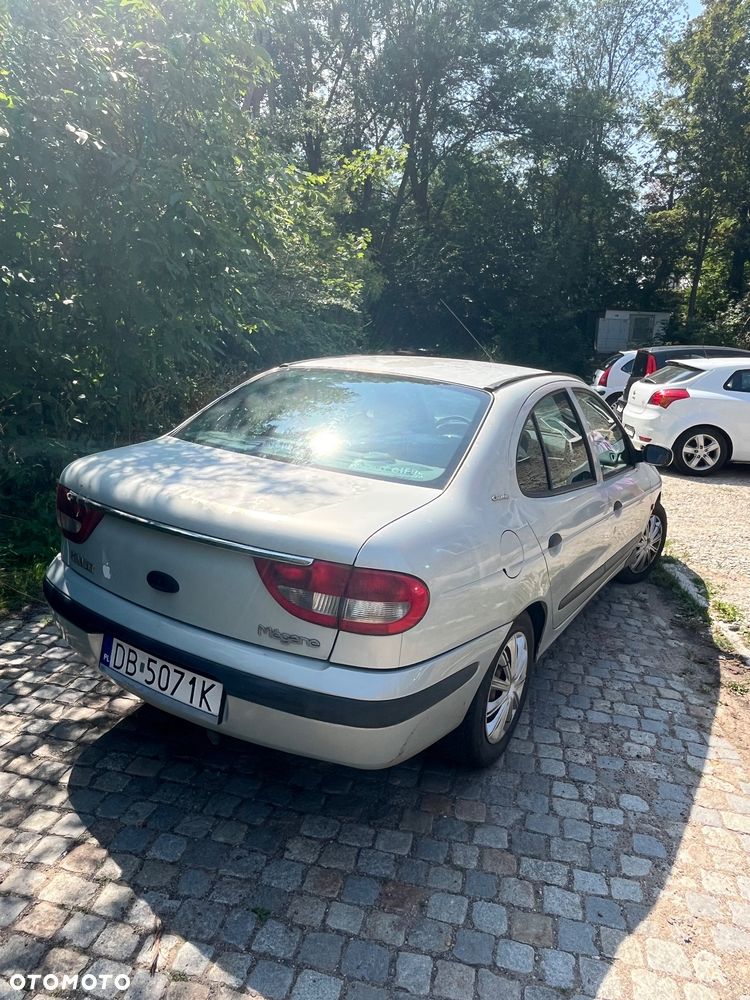 Renault Megane 1.6 - 6